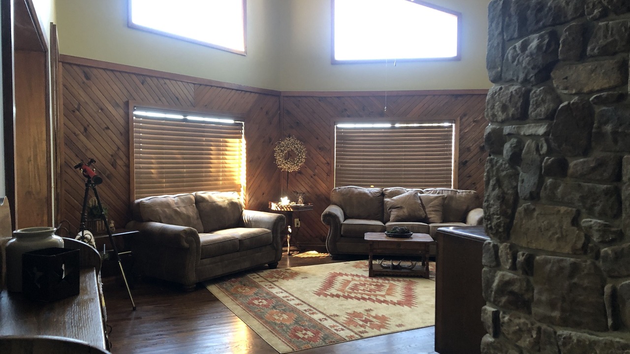 Photo of Livingroom in Compton