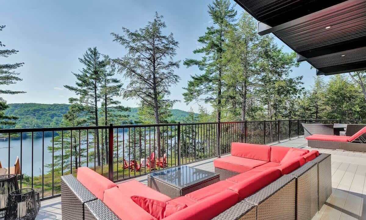 Photo of Patio Balcony in Val-des-Monts