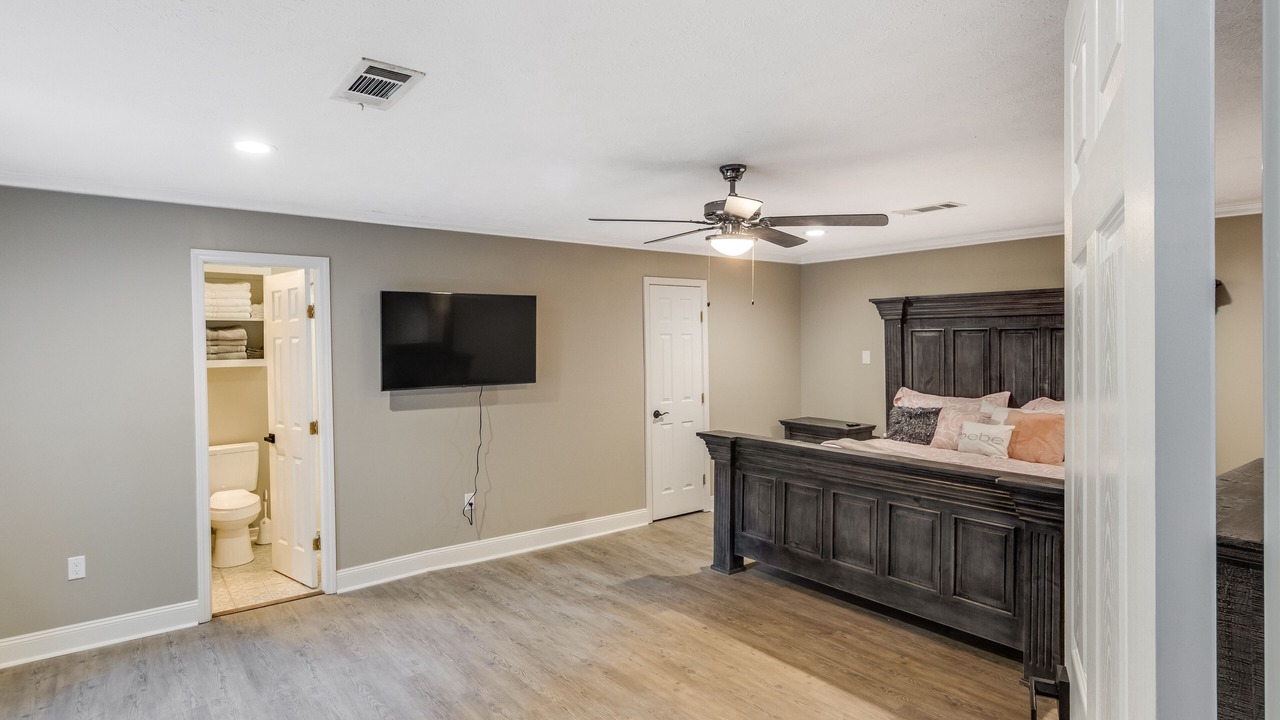 Photo of Bedroom in Tougaloo