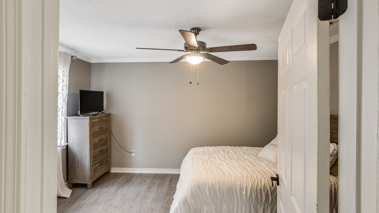 Photo of Bedroom in Tougaloo