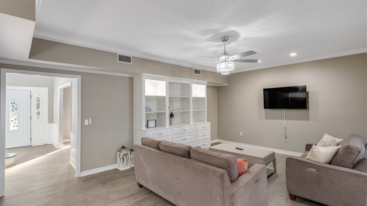 Photo of Livingroom in Tougaloo