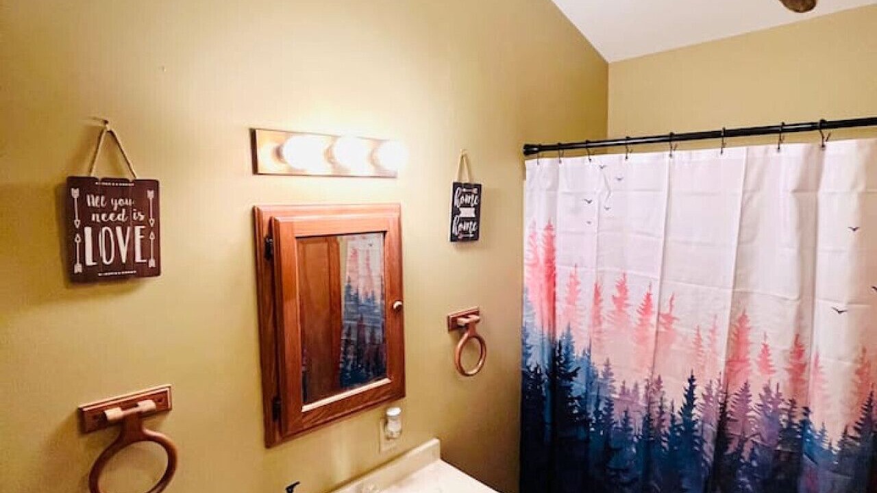 Photo of Bathroom in Mill Run
