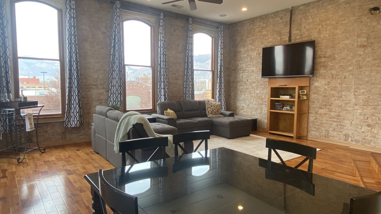 Photo of Livingroom in Ogden
