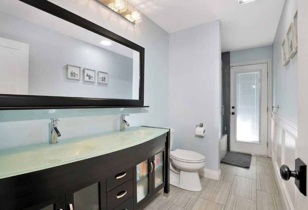 Photo of Bathroom in Orange