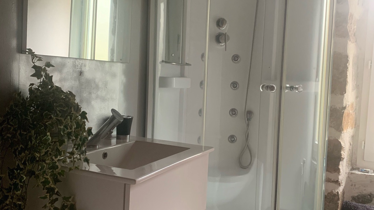 Photo of Bathroom in Sainte-Eulalie