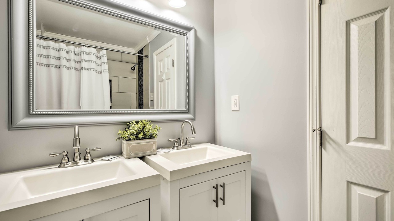 Photo of Bathroom in Collier Heights