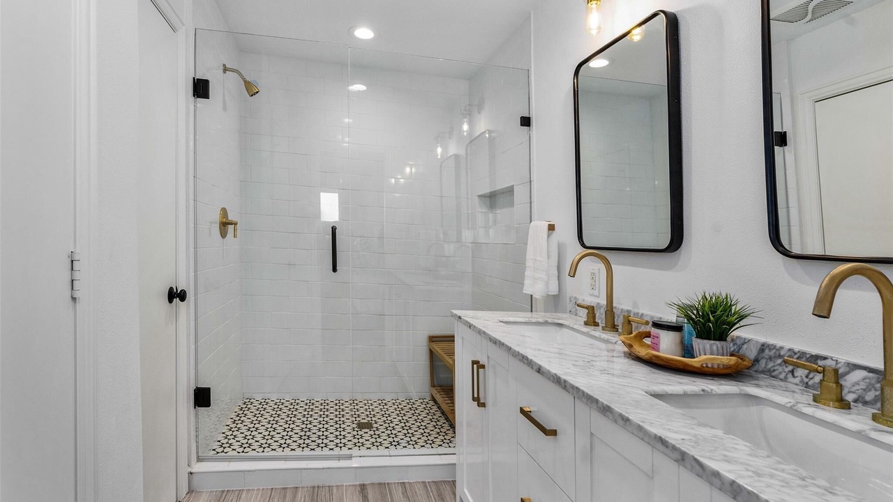 Photo of Bathroom in Seven Points
