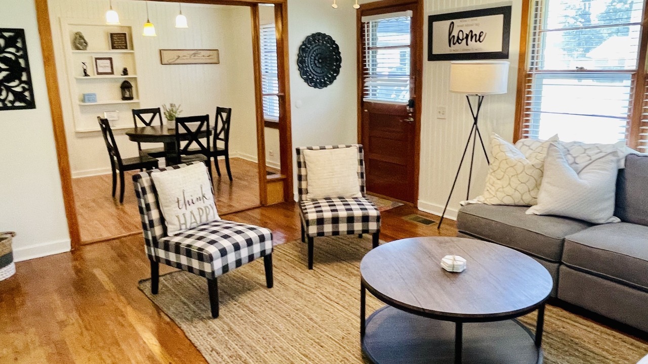 Photo of Livingroom in Starkville