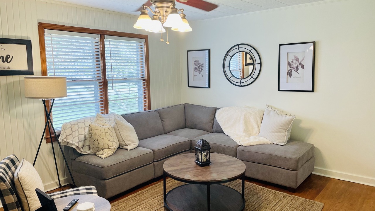 Photo of Livingroom in Starkville