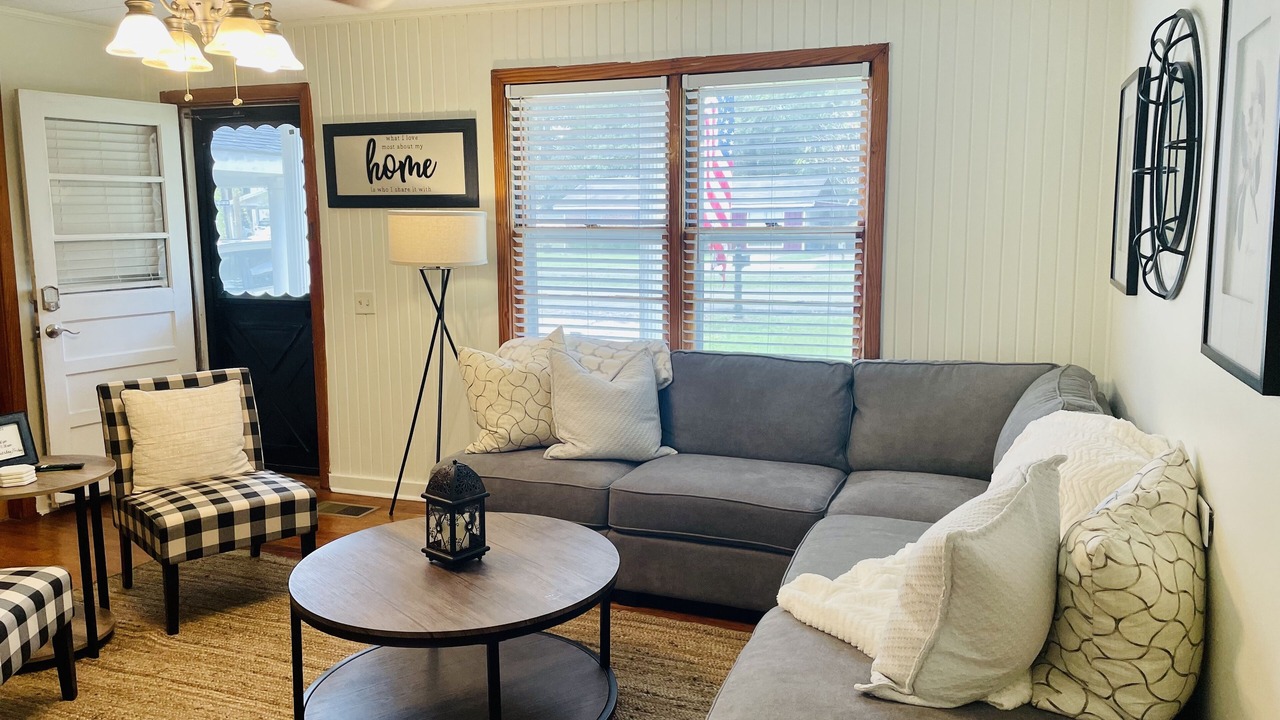 Photo of Livingroom in Starkville