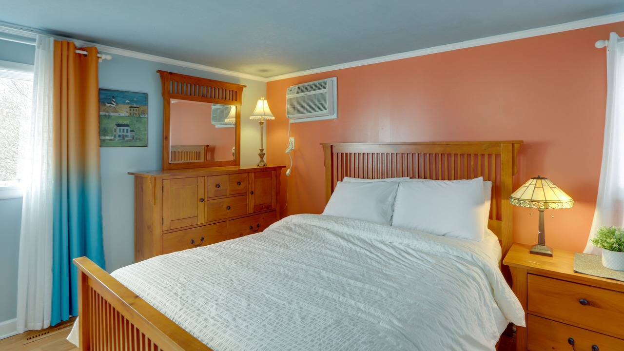 Photo of Bedroom in Woodland Beach