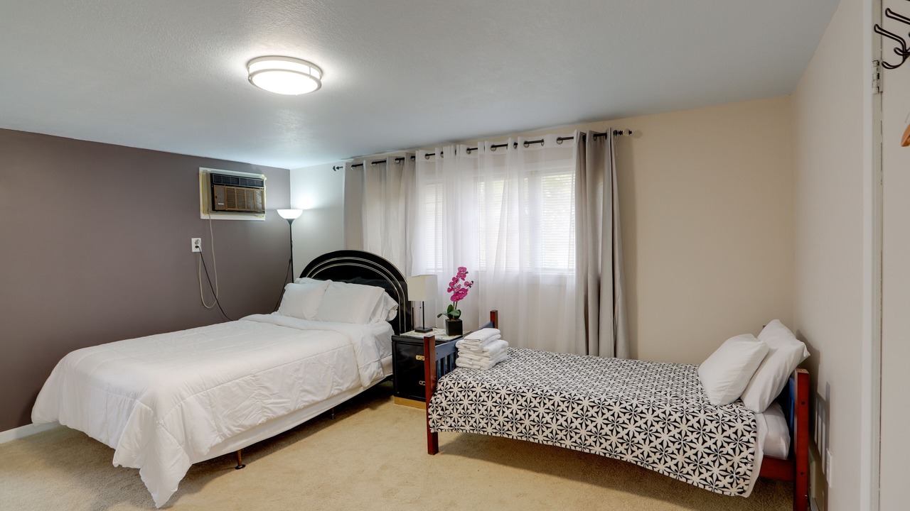 Photo of Bedroom in Woodland Beach