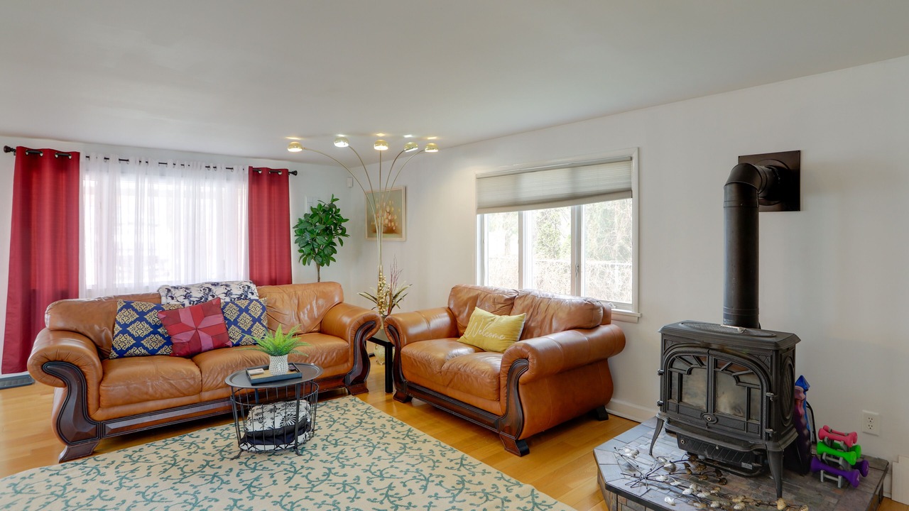 Photo of Livingroom in Woodland Beach