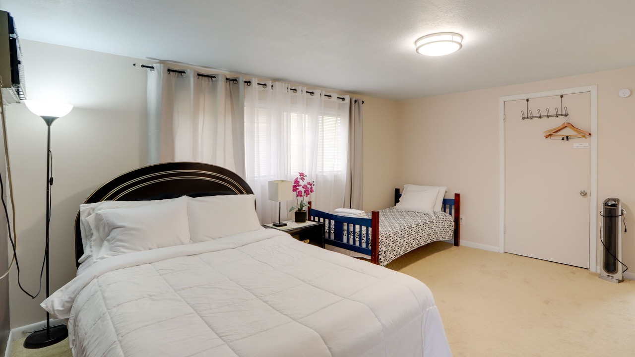 Photo of Bedroom in Woodland Beach