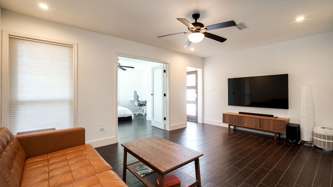 Photo of Livingroom in Garden Oaks