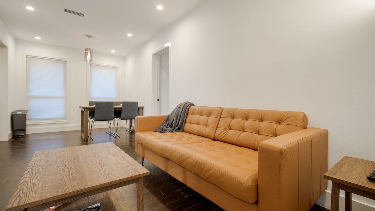 Photo of Livingroom in Garden Oaks