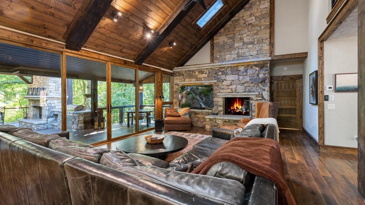 Photo of Bedroom in Cherry Log