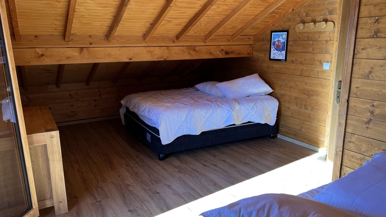 Photo of Bedroom in Venosc