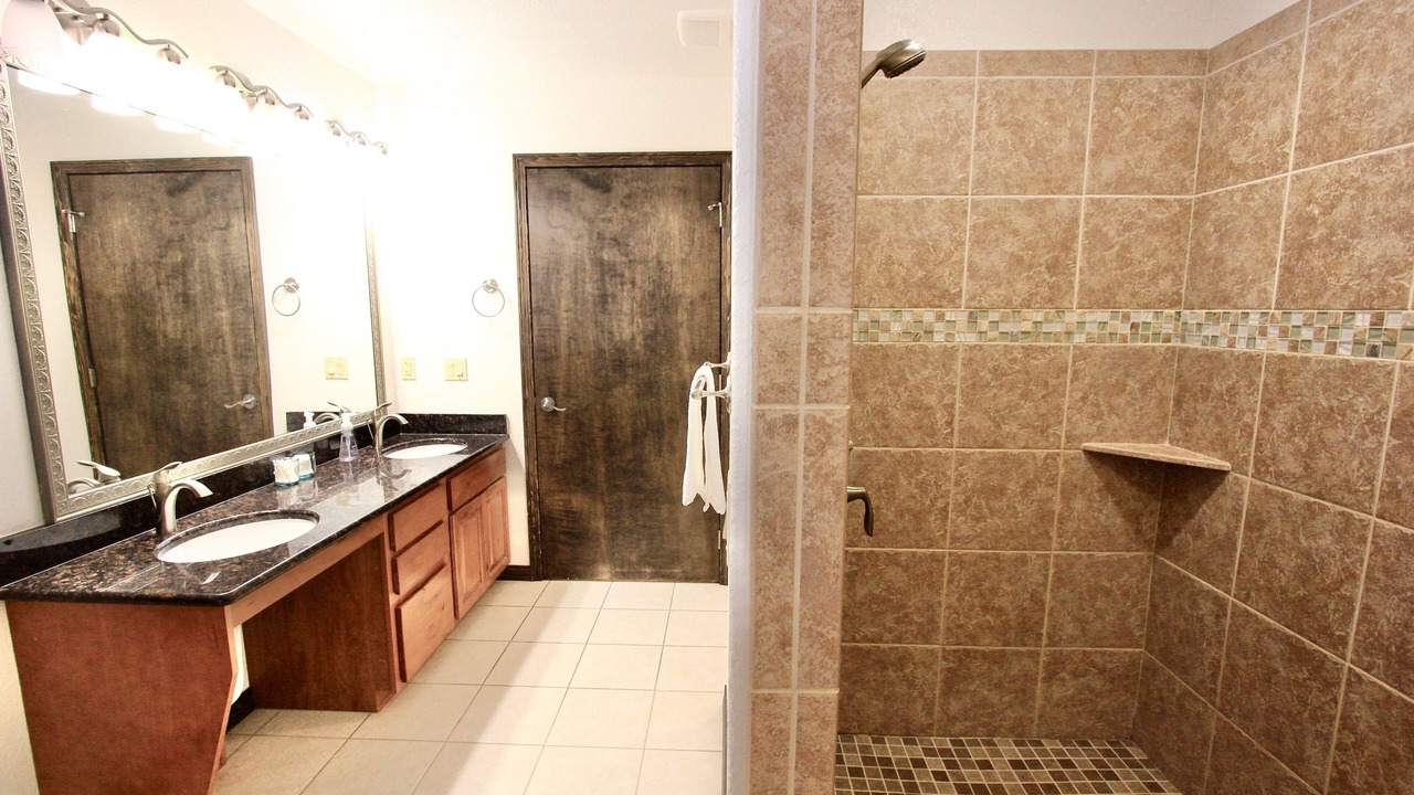 Photo of Bathroom in Highland Lakes