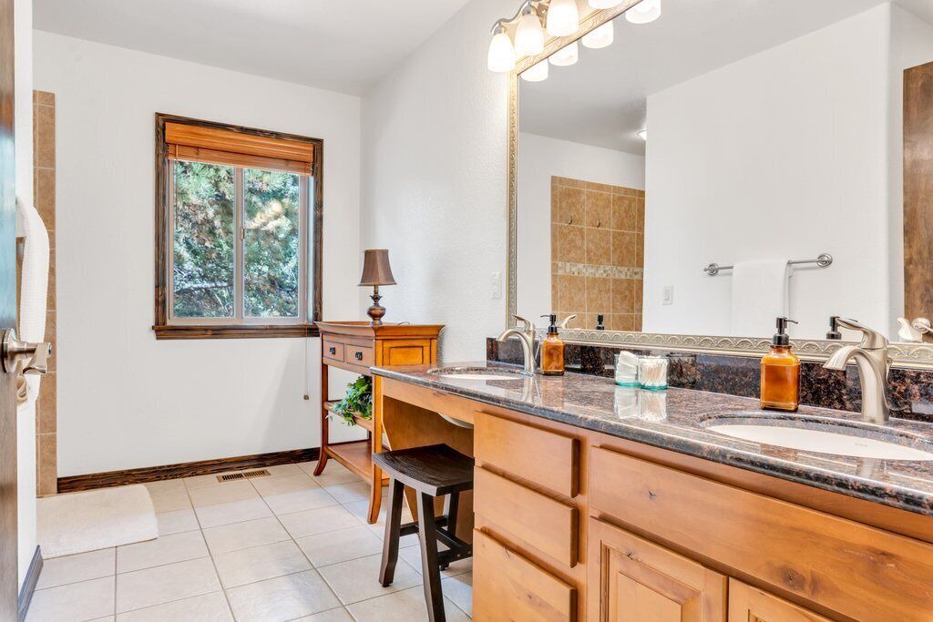 Photo of Bathroom in Highland Lakes