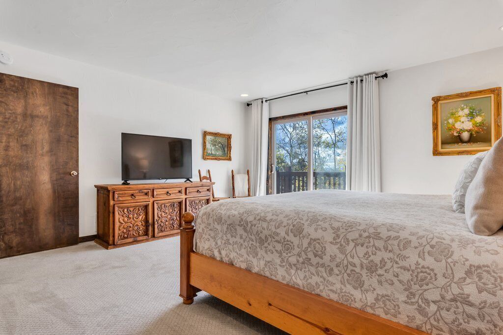 Photo of Bedroom in Highland Lakes