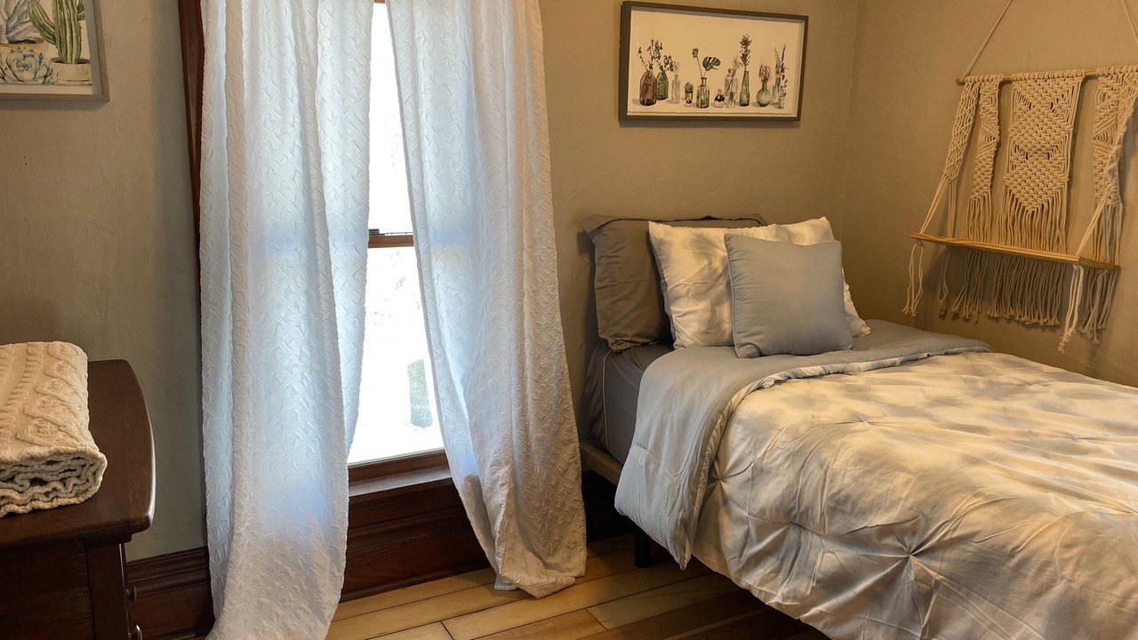 Photo of Bedroom in Oakdale