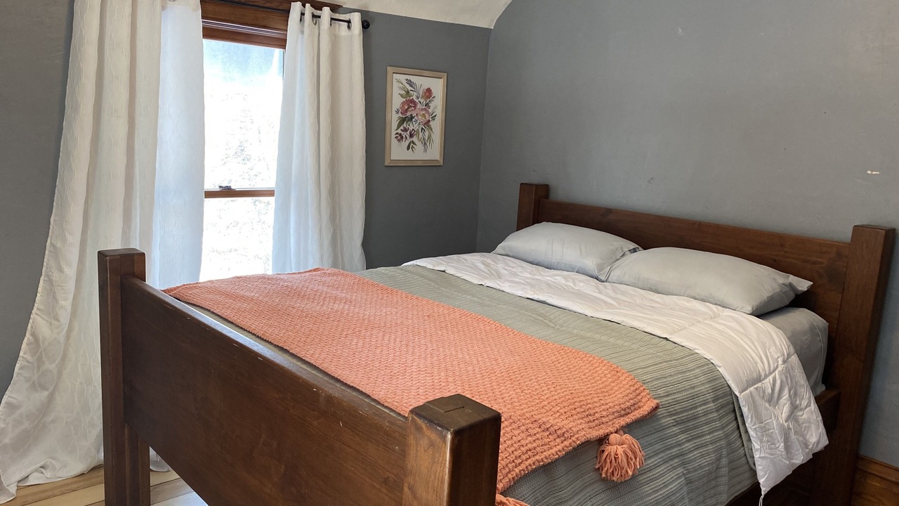 Photo of Bedroom in Oakdale