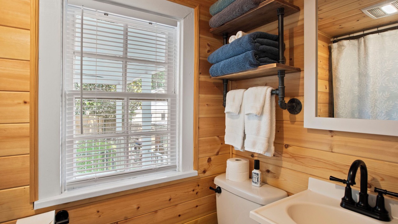 Photo of Bathroom in Laurel