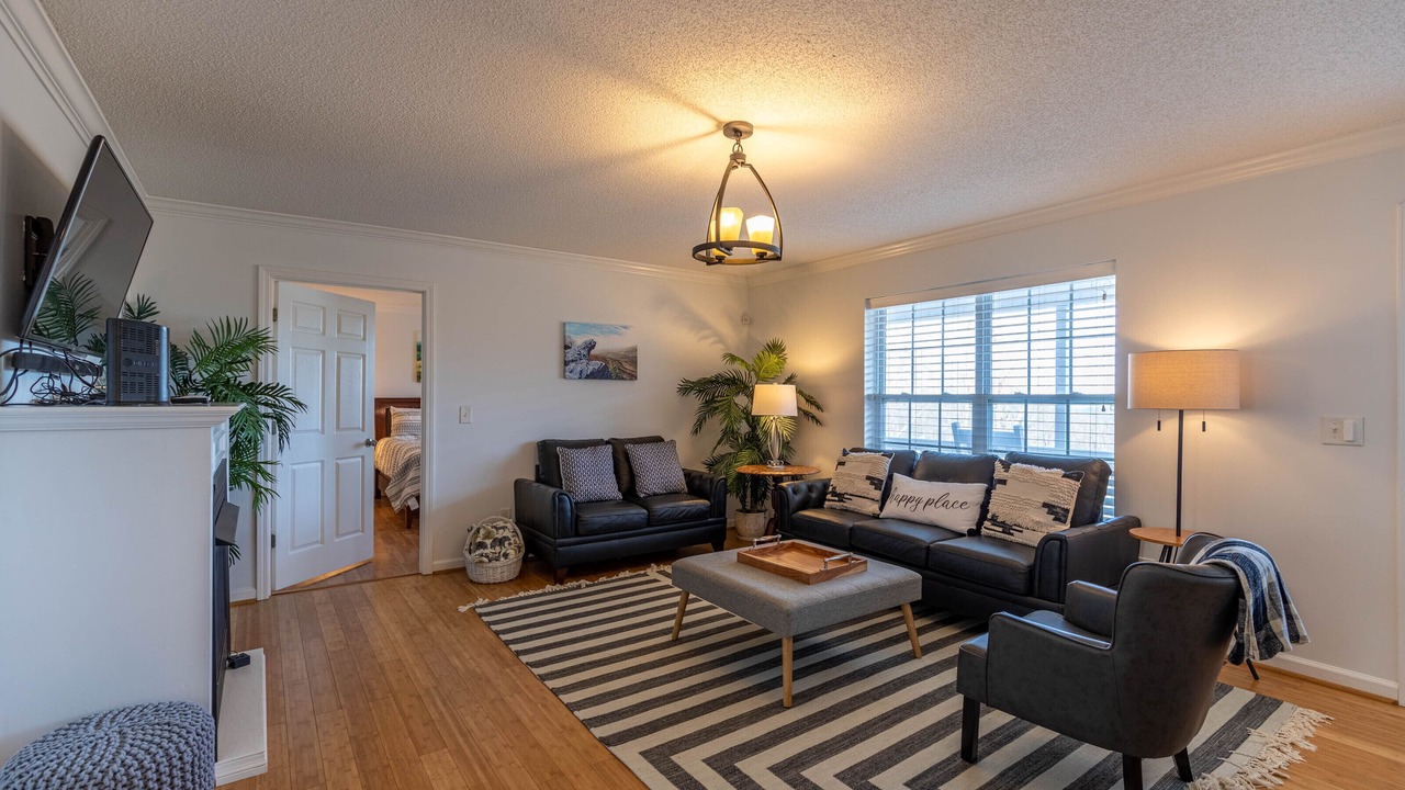 Photo of Livingroom in Seven Devils