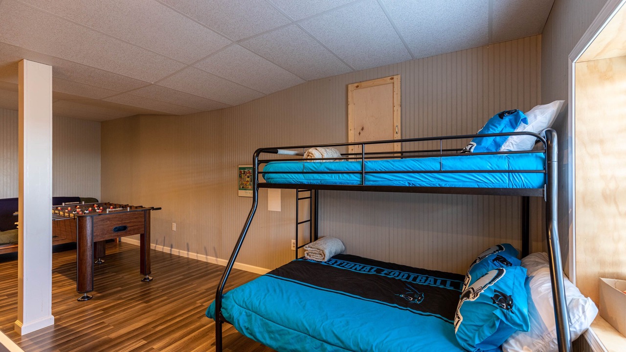 Photo of Bedroom in Seven Devils