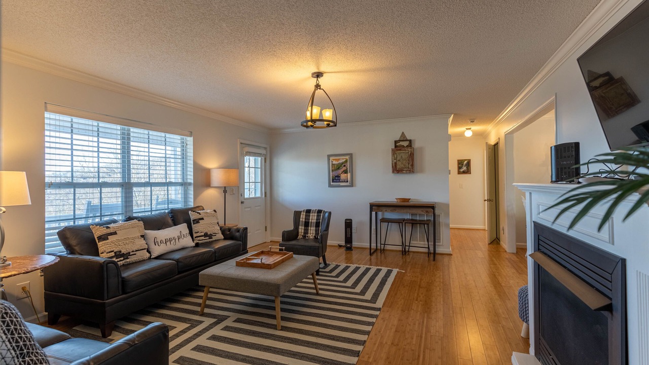 Photo of Livingroom in Seven Devils