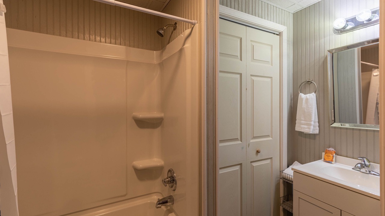 Photo of Bathroom in Seven Devils
