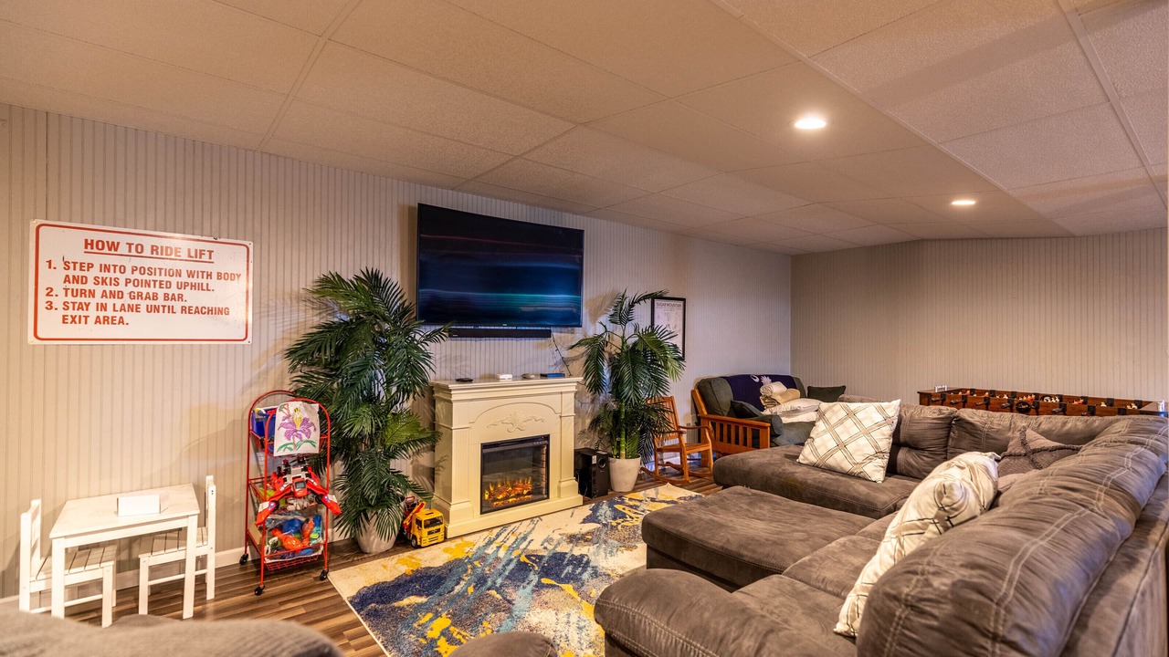 Photo of Livingroom in Seven Devils