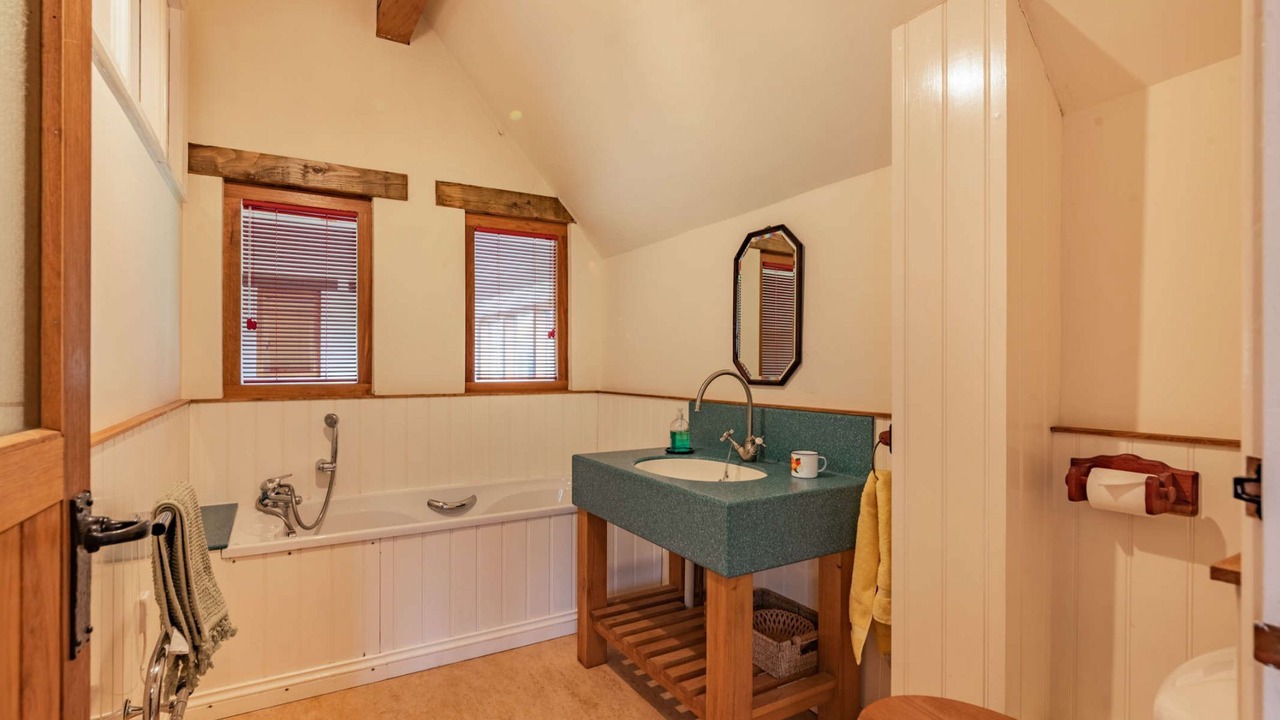 Photo of Bathroom in Broadwell