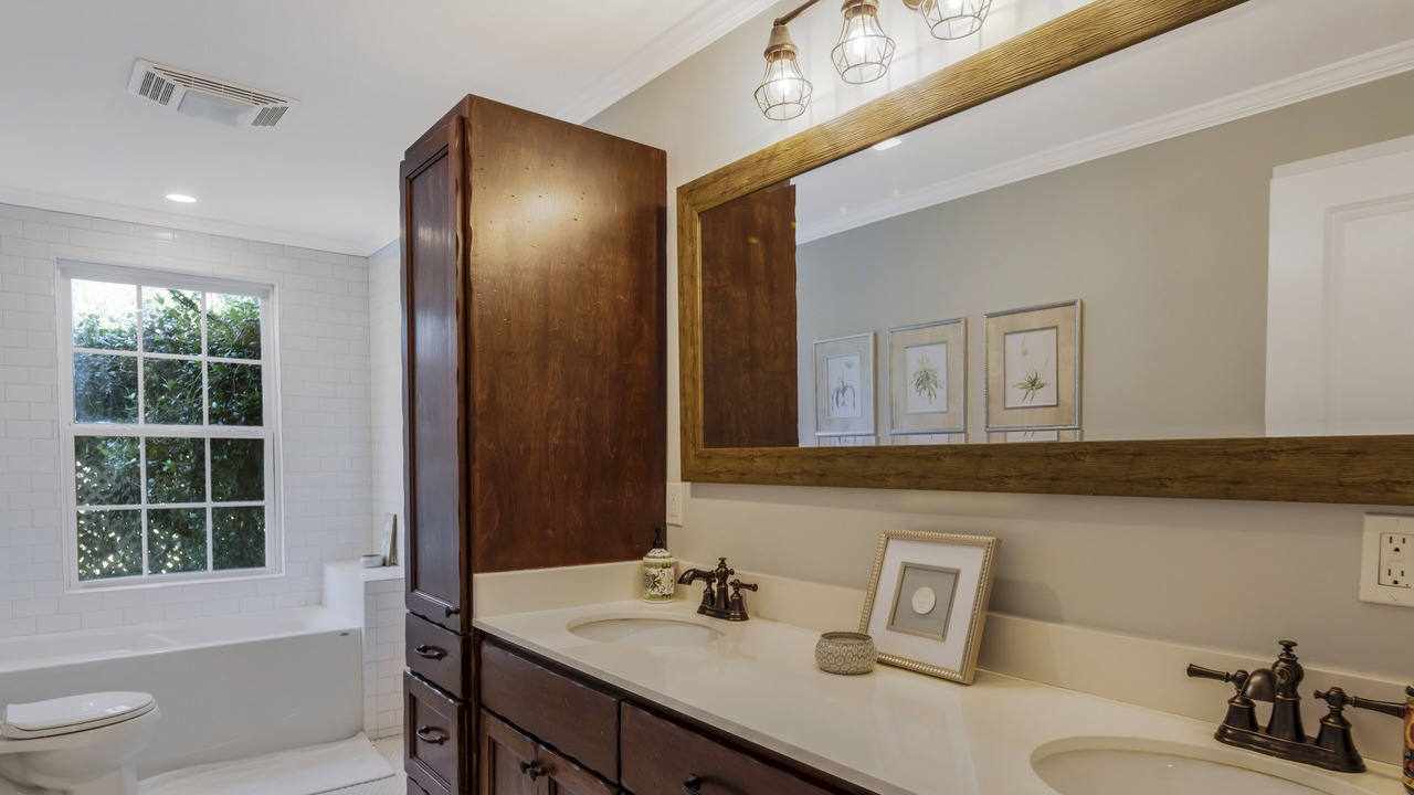 Photo of Bathroom in Rayne