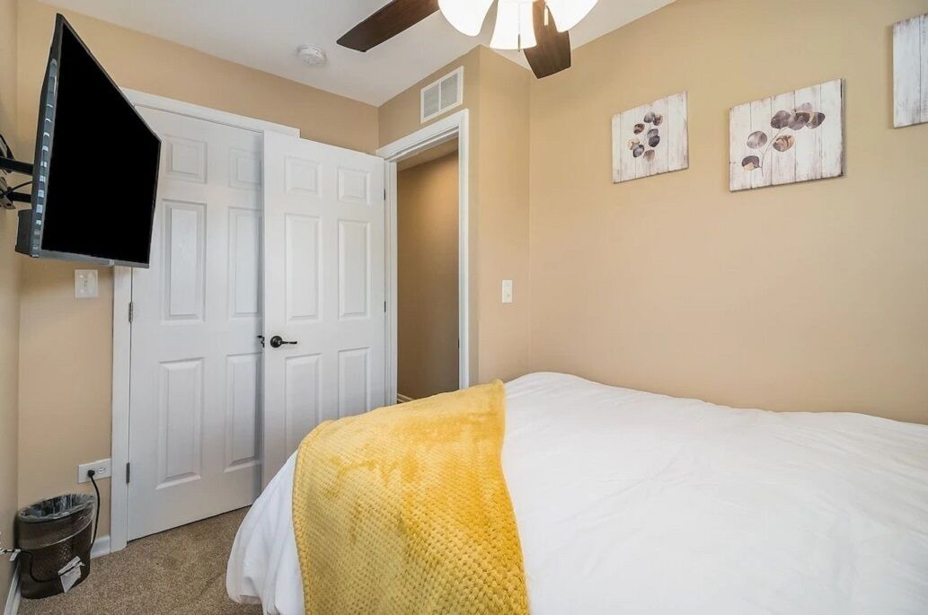 Photo of Bedroom in Lombard