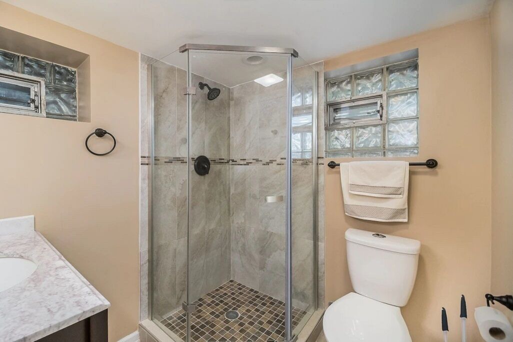 Photo of Bathroom in Lombard