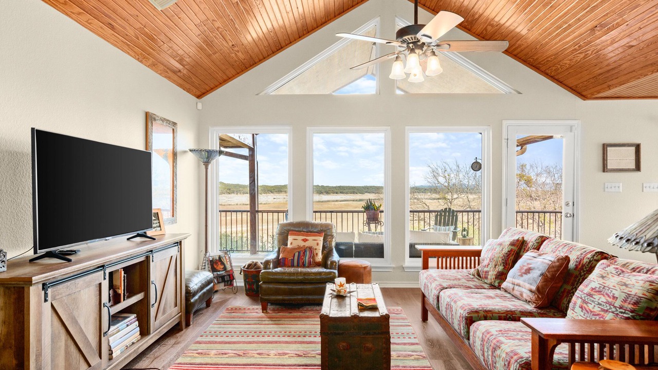 Photo of Livingroom in Highland Lake Estates