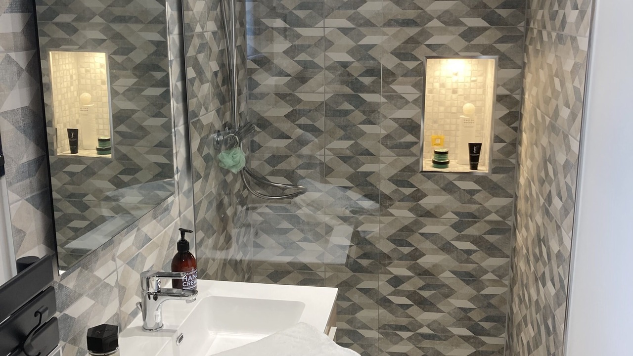 Photo of Bathroom in Saint-Aubin-Les-Elbeuf