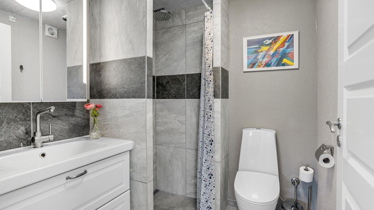 Photo of Bathroom in Hou