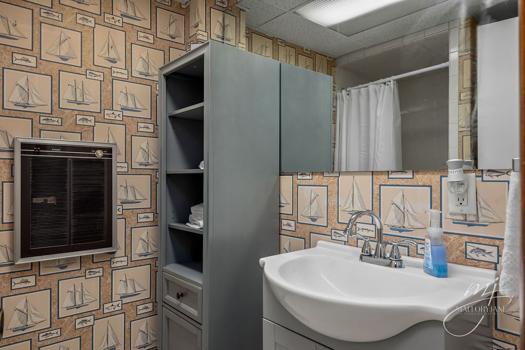 Photo of Bathroom in Bull Shoals