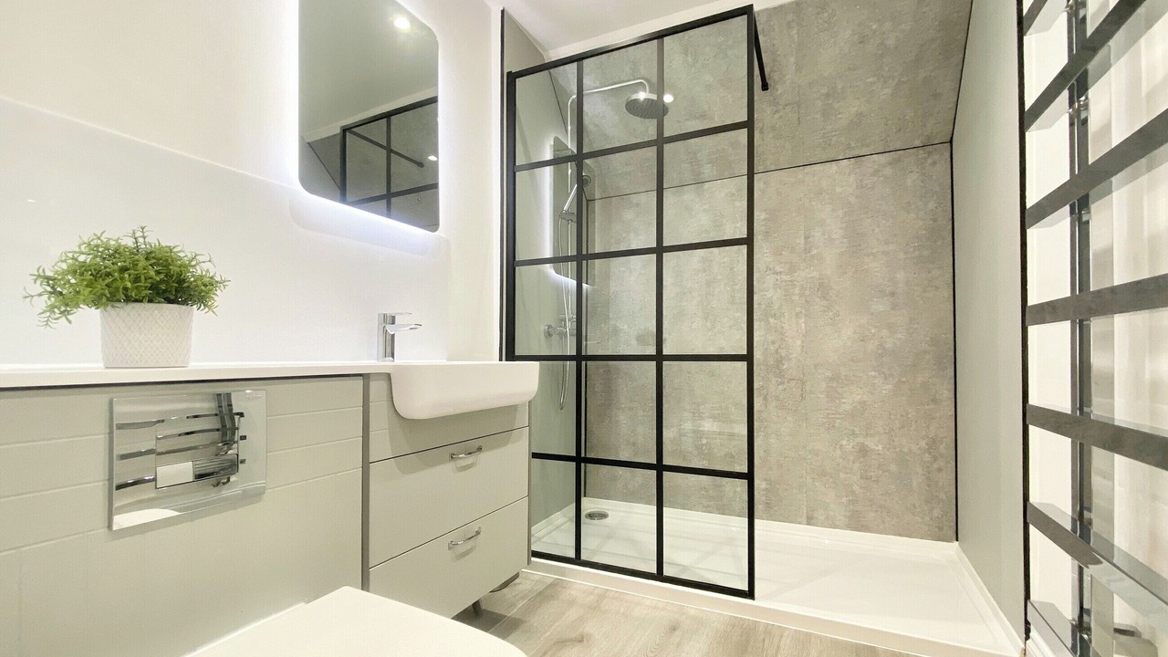 Photo of Bedroom in Cirencester