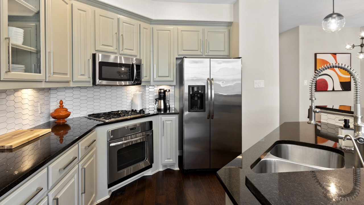 Photo of Kitchen in Legacy Town Center North