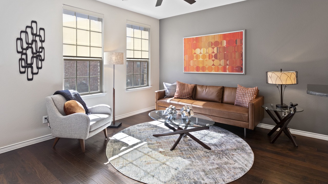 Photo of Livingroom in Legacy Town Center North