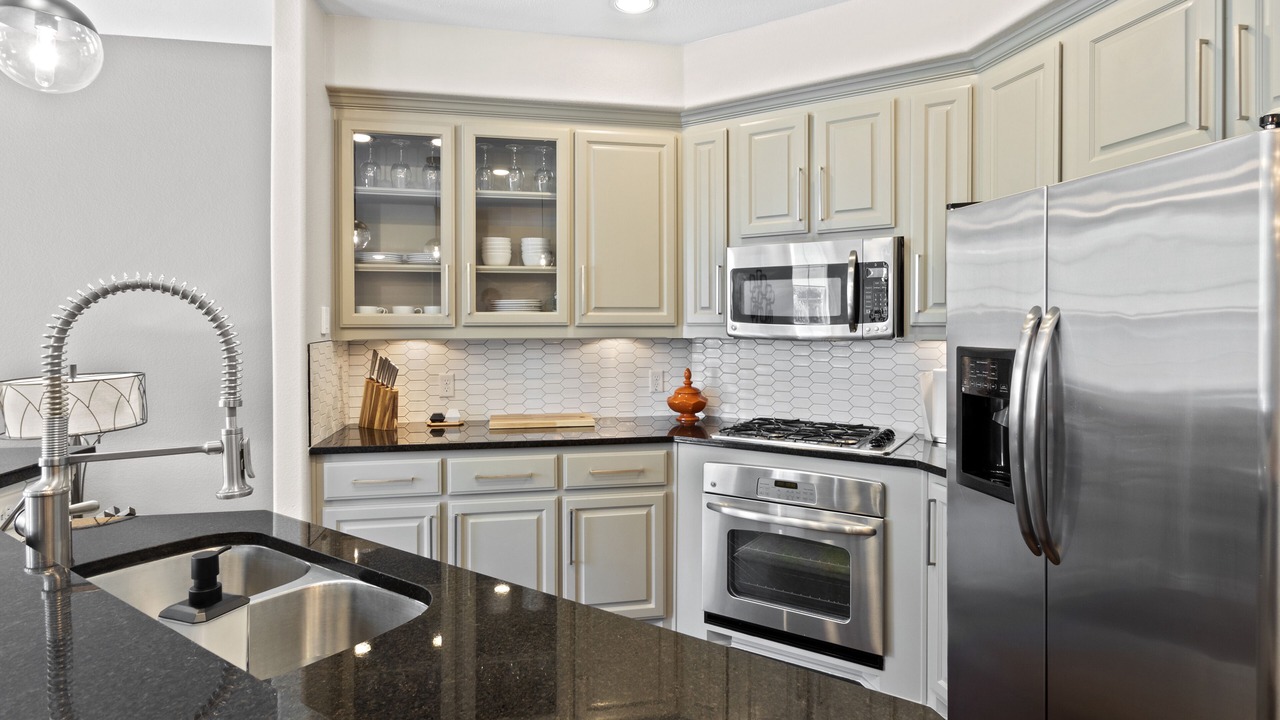 Photo of Kitchen in Legacy Town Center North