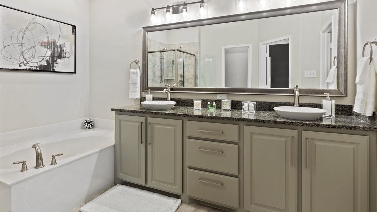 Photo of Bathroom in Legacy Town Center North