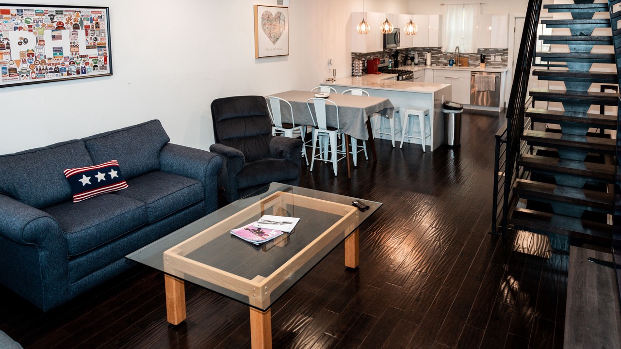 Photo of Livingroom in Graduate Hospital