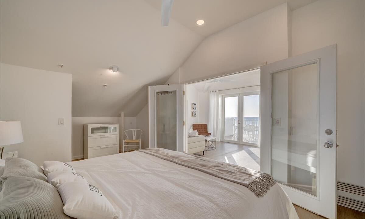 Photo of Bedroom in Redington Shores