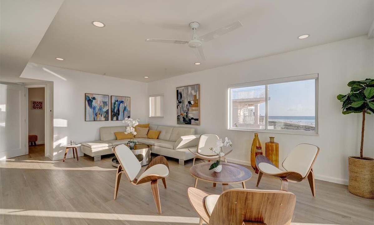 Photo of Livingroom in Redington Shores