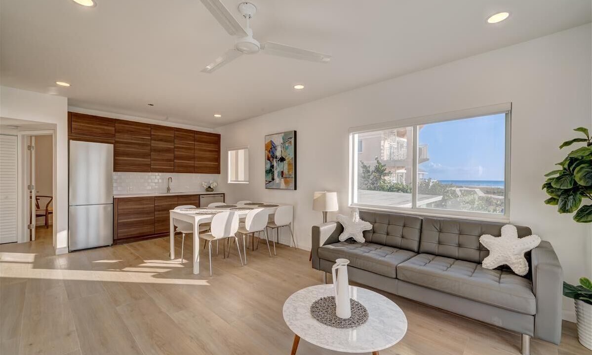 Photo of Livingroom in Redington Shores